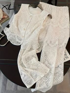 Gorgeous lace 2 pc. beach, vacation, casual set, XL.  FREE earrings!